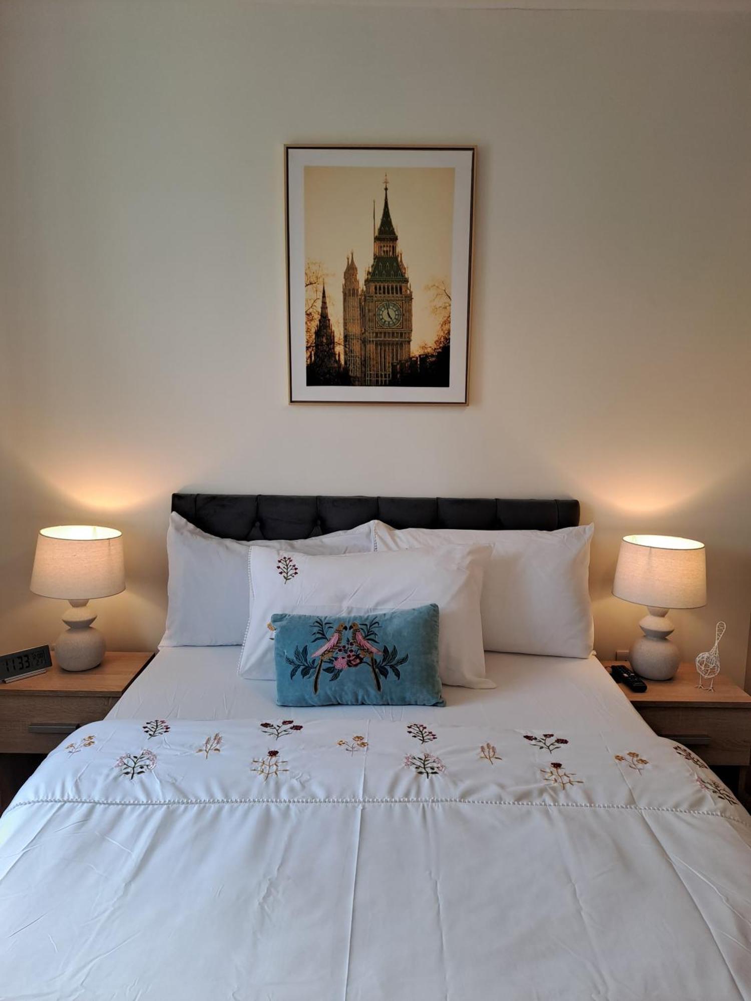 Cozy Bedroom In Lucan, Dublin Extérieur photo