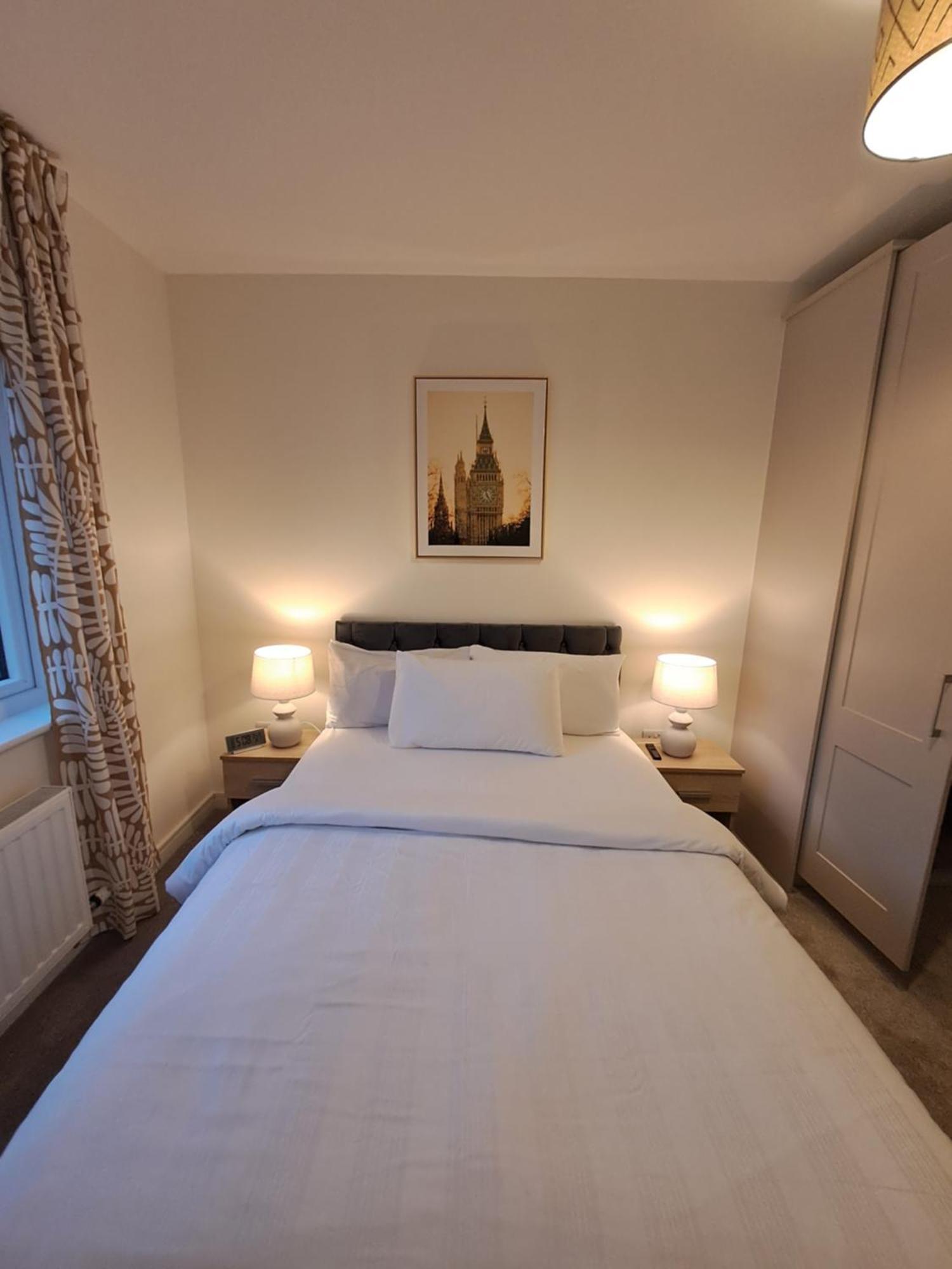 Cozy Bedroom In Lucan, Dublin Extérieur photo